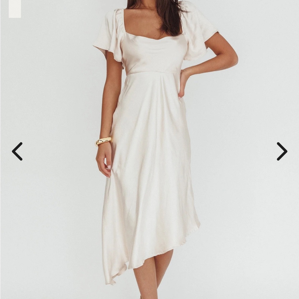 Brand New NWT Selfie Leslie Cream Midi Dress